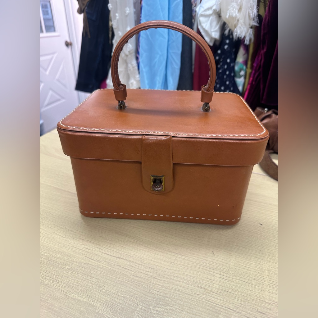 Vintage Faux Leather Brown Makeup “ Train Case” Euc